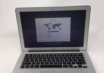 MacBook Air 2015 i5 8gb ram crystal clean – $575 (Orlando)