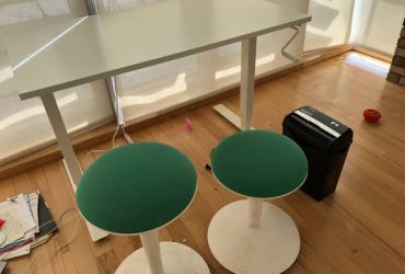 Ikea sit/stand desk, 2 stools, shredder (New York)