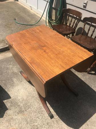 table and 4 chairs (North Durham)