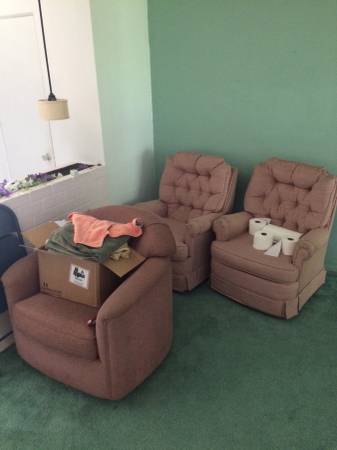 CURB ALERT! Free furniture/ household items (Seminole)