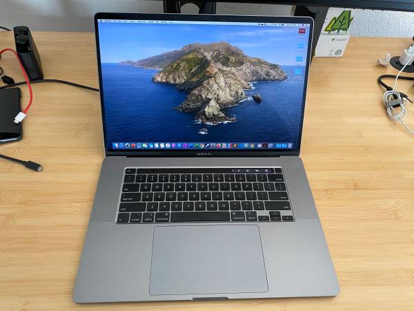 MacBook Pro 16 (2020) – $1900 (Hollywood)