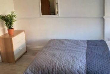 $400 Beautiful Sunny and Cozy Furnished room for Rent (Holbrook)