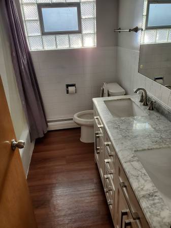$700 / 1000ft2 – Private Bedroom Available in Shared Apartment (Belmont/Cragin)