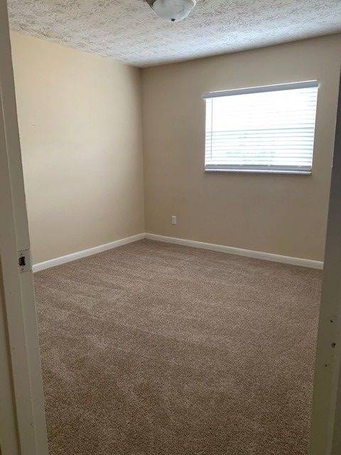 $1009 / 2br – 900ft2 – Early august move in!!