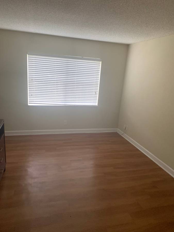 $700 Nice room for a organize and clean person (plantation)