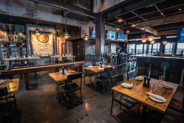THE TAPROOM AT NAVY PIER PRIME SEEKS SERVERS & BUSSERS (Staten Island)