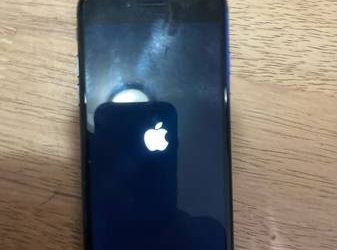 iPhone 8 – UNLOCKED for any carrier – $300 (Avalon Park – East Orlando)