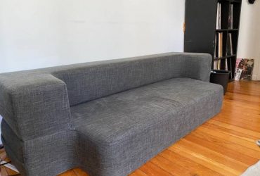 Gray couch/futon