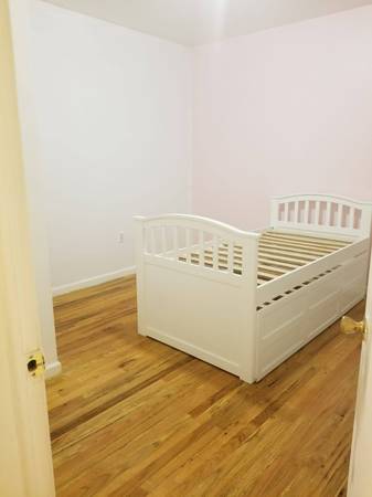 $250 Queen Size Room For Rent in Inwood Heights (Inwood / Wash Hts)