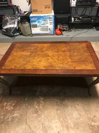 kitchen table and coffee table (ORANGE PARK)