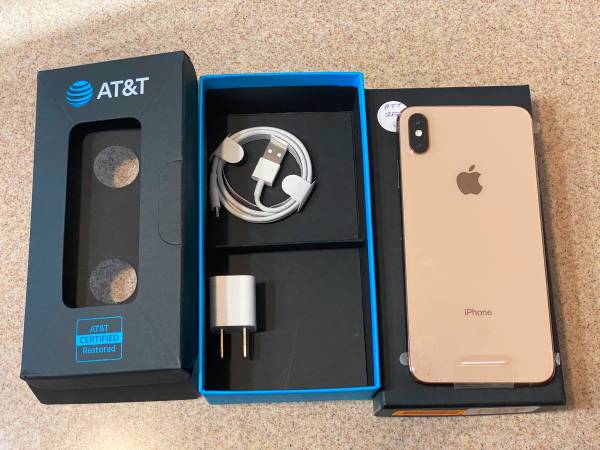 NEW Apple iPhone xs max 256 GB Gold – $800 (Orlando Airport MCO)