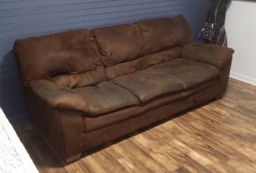 Confortable Brown Couch (TAMPA)