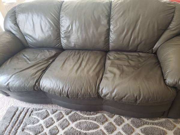 Real leather sofa FREE must pick up asap (Orlando)
