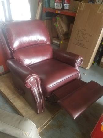 FREE Leather Recliner – good condition (Sunrise)