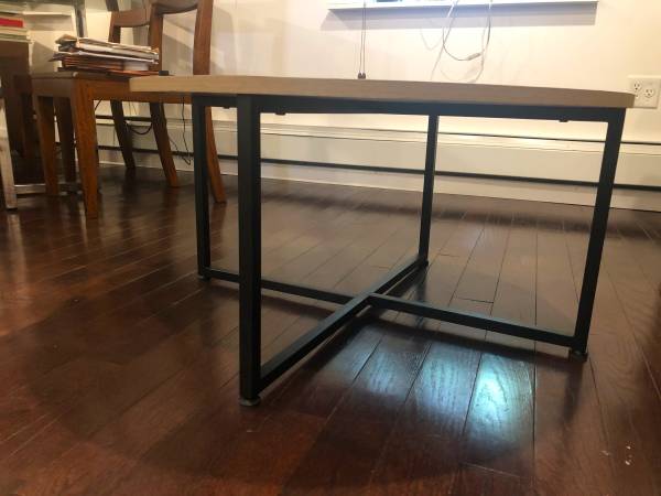 Moving out – free furniture (Greenpoint, Brooklyn)