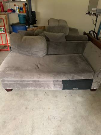 Sectional couch (White Plains)