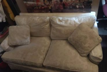 Free couch (Bridgeport)