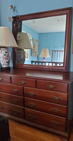 Free Bedroom Furniture- You pick up (New Fairfield)