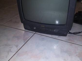 TV SET – OLD TUBE STYLE (Port Richey)