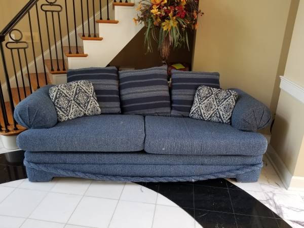 Free sofa set, coffee table and side table (Cary)