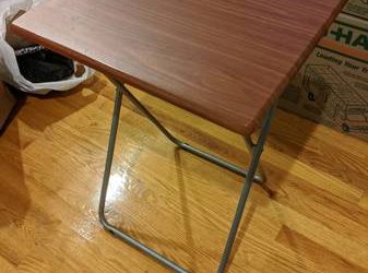 FREE! Small folding table (Chinatown / Lit Italy)