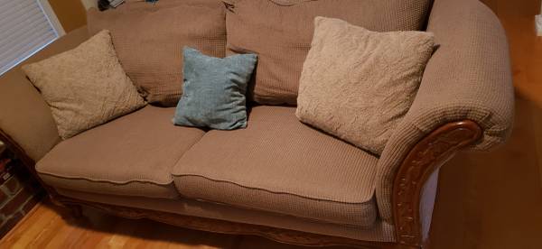 Pet, Smoke, and Stain free Rooms to Go Couch for Free (Clayton)