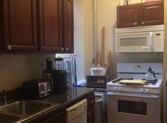 $900 NO BROKER PRIVATE ROOM*NEAR COLUMBIA PRESBYTERIAN. UTILITIES INCLUDED* (Inwood / Wash Hts)