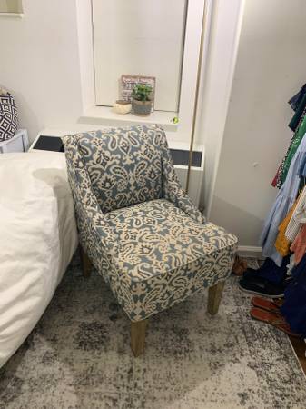 Free Accent chair!! (Financial District)