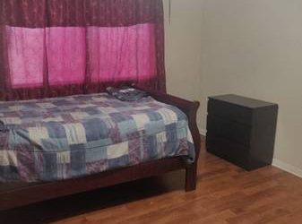$500 Room for rent (S.w.houston)