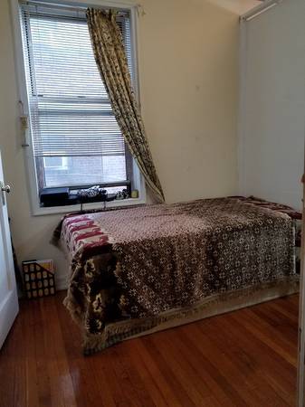 $650 Private room with window and closet, furnished,near subway and midtown (Midtown east/sunnyside/LIC/astoria)