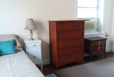 $1600 / 192ft2 – Large Sunny Furnished Room with Utilities Included (Chelsea)