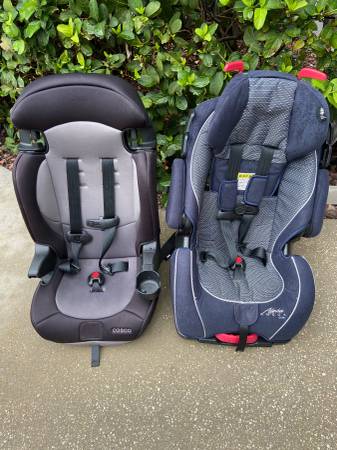 FREE 2 child car seats (Clermont)