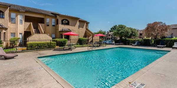 $764 / 1br – 600ft2 – Refreshing Swimming Pool, Faux Granite Countertops, Carports Available (Floyd Curl Dr)