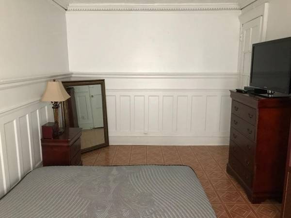 $800 SPACIOUS ROOM AVAILABLE (Inwood / Wash Hts)