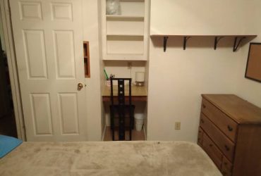 $550 / 100ft2 – All Bills Paid Furnished Room Available in 3 BR/1 Ba House 12 Mo Lease (East Austin)