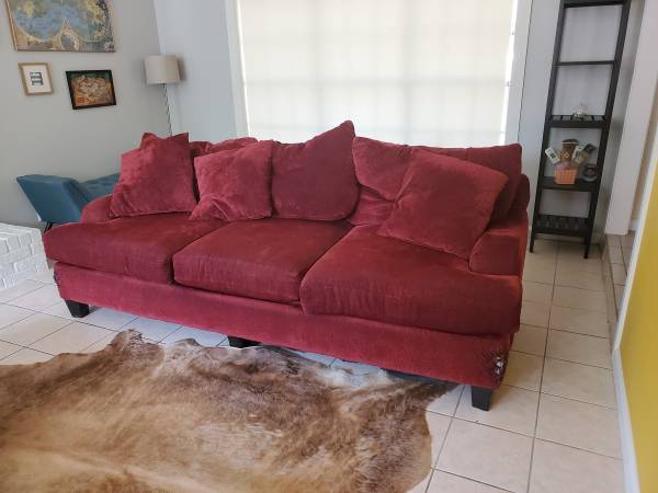 Free very comfy sofa (Austin – 183&35)