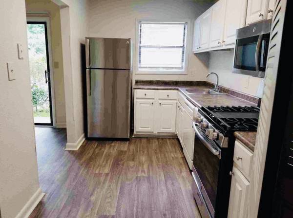 $1265 / 2br – 1350ft2 – >>>>>>Beautifully Renovated!! COME TOUR YOUR NEW HOME!
