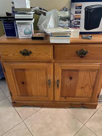 Light color wooden TV stand (Hollywood)