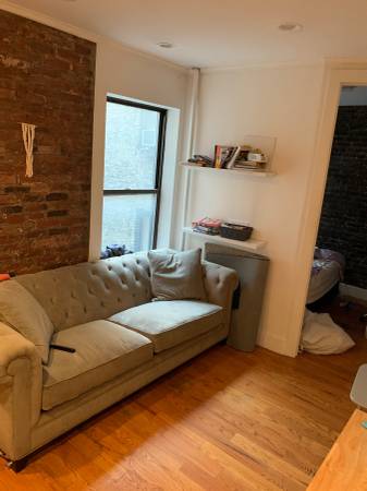 $1235 / 120ft2 – SEARCHING FOR THIRD ROOMMATE TO SIGN NEW LEASE AUGUST 1st!! MESSAGE AS (Williamsburg)
