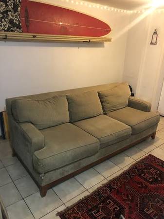 Free couch, 1 owner, good condition (Bedstuy)