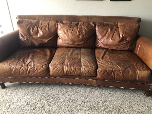 Free leather couch (Avalon park)