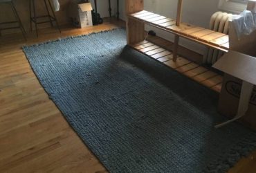 Free Rug, Rolling Cart and Counter Stools (Brooklyn)
