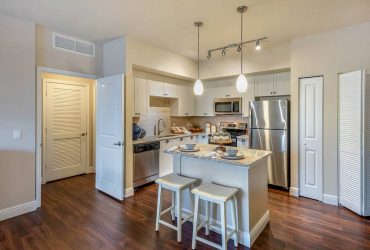 $1499 / 1br – 720ft2 – Covered Porch with Seating, 24-Hour Java Bar and Lounge, Bark Park