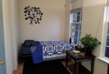 $400 Bedroom with conjoined office space available for rent Close (Simpson Park)