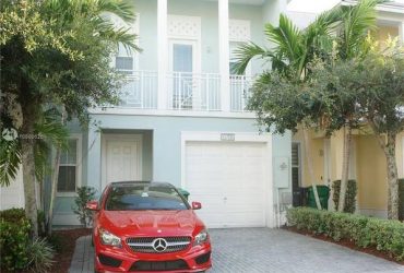 $395000 Gorgeous Townhome at The Reserve at Doral (Doral)