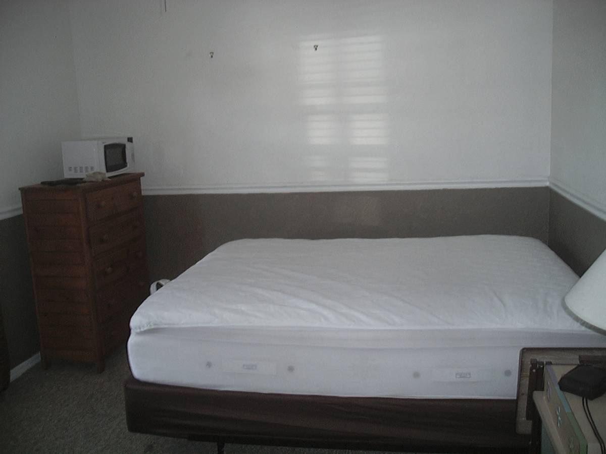 $580 Furnished Room