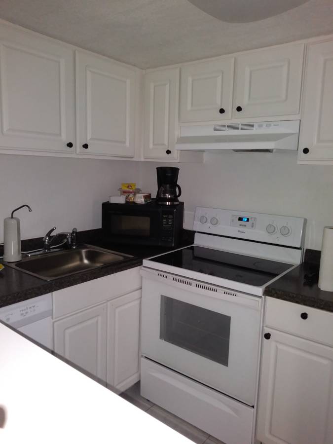 $700 Room for rent close to UCF in a 2/1 condo. Students only (Alafaya Trl. Orlando)