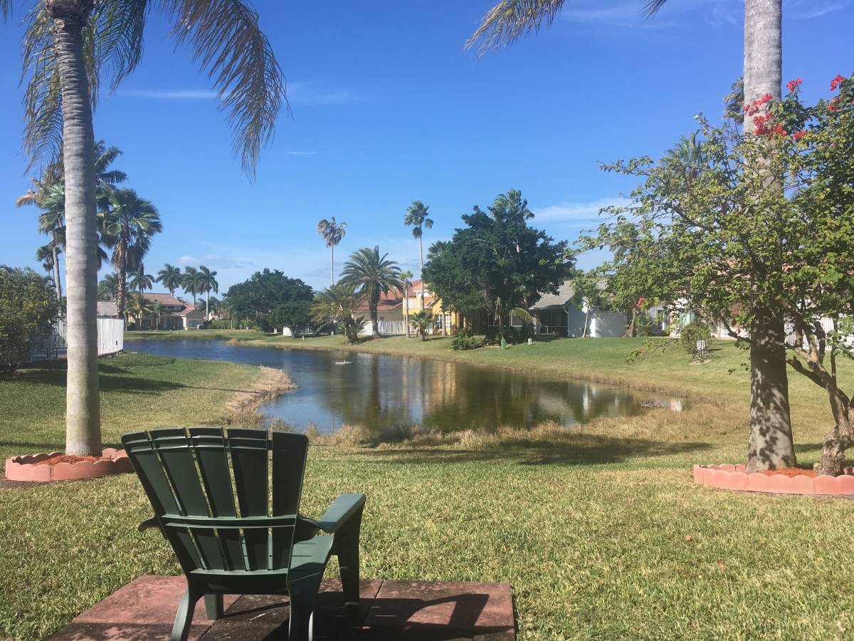 $750 Room for rent in Weston, FL – beautiful home w/ lake views (Weston)