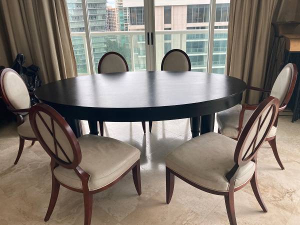 Free Dining Room Table – GRATIS (Miami)