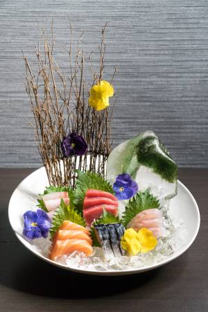 $$$- Sage 400 Japanese Cuisine is Hiring SERVERS, BARTENDERS, HOSTESS (Galleria)